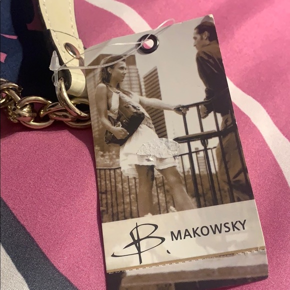 B Makowsky B&W Patent Leather Purse (versatile) - Picture 9 of 9